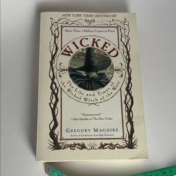 Other - Wicked Book by Gregory Maguire